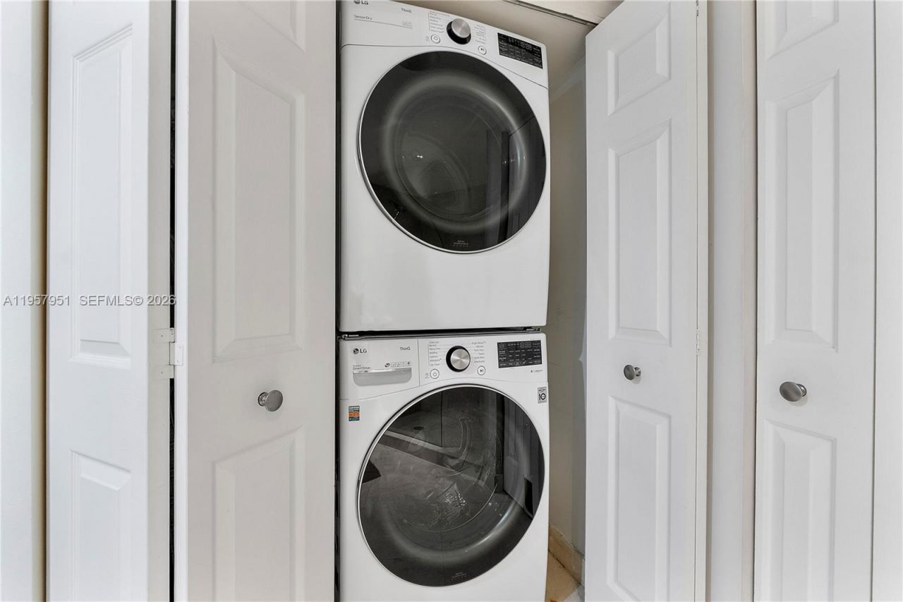 3500 Mystic Pointe Dr, Unit 1407, Aventura, FL 33180 Photo