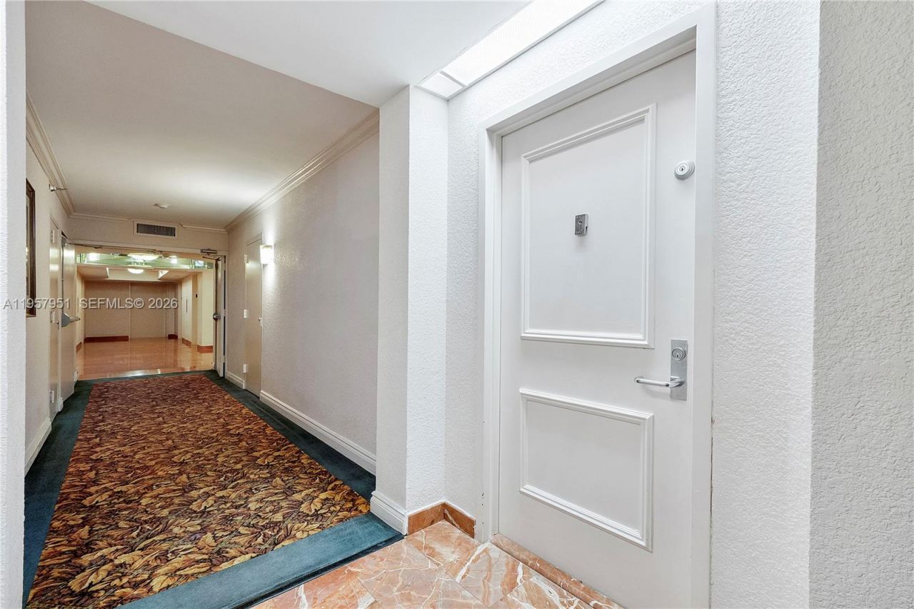 3500 Mystic Pointe Dr, Unit 1407, Aventura, FL 33180 Photo