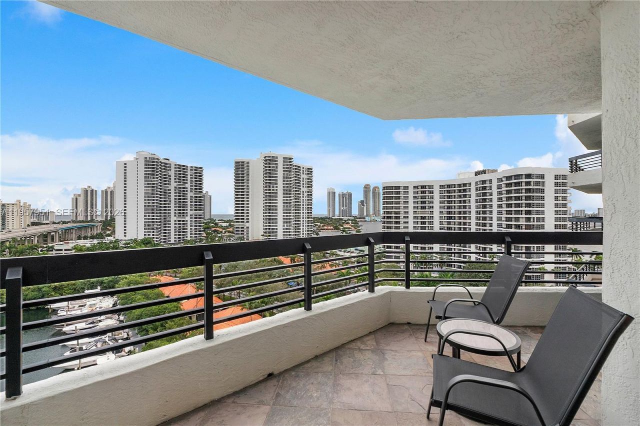 3500 Mystic Pointe Dr, Unit 1407, Aventura, FL 33180 Photo