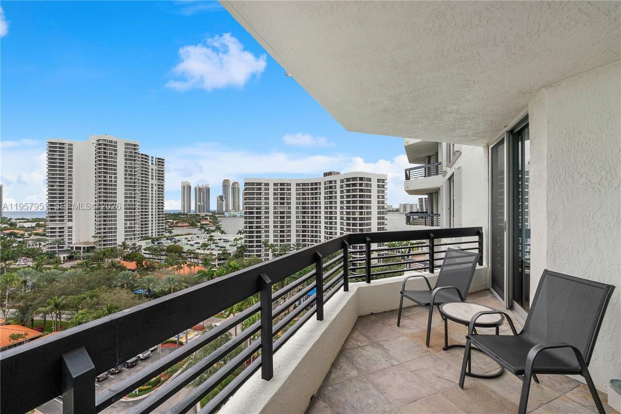 3500 Mystic Pointe Dr, Unit 1407, Aventura, FL 33180 Photo