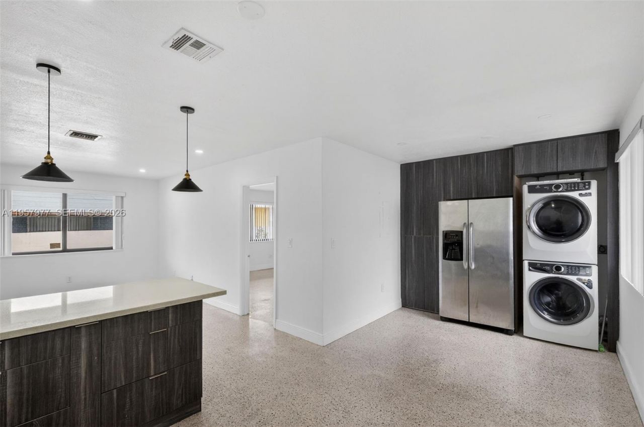 4727 NW 4th St, Unit 4727, Miami, FL 33126 Photo