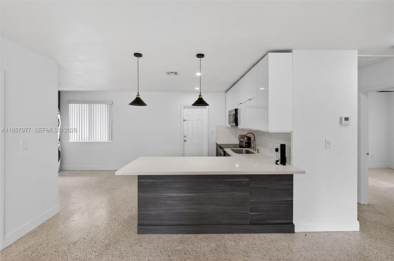 4727 NW 4th St, Unit 4727, Miami, FL 33126 Photo