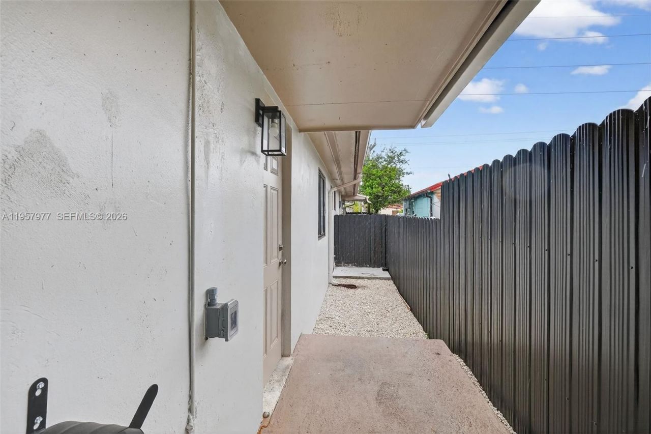 4727 NW 4th St, Unit 4727, Miami, FL 33126 Photo