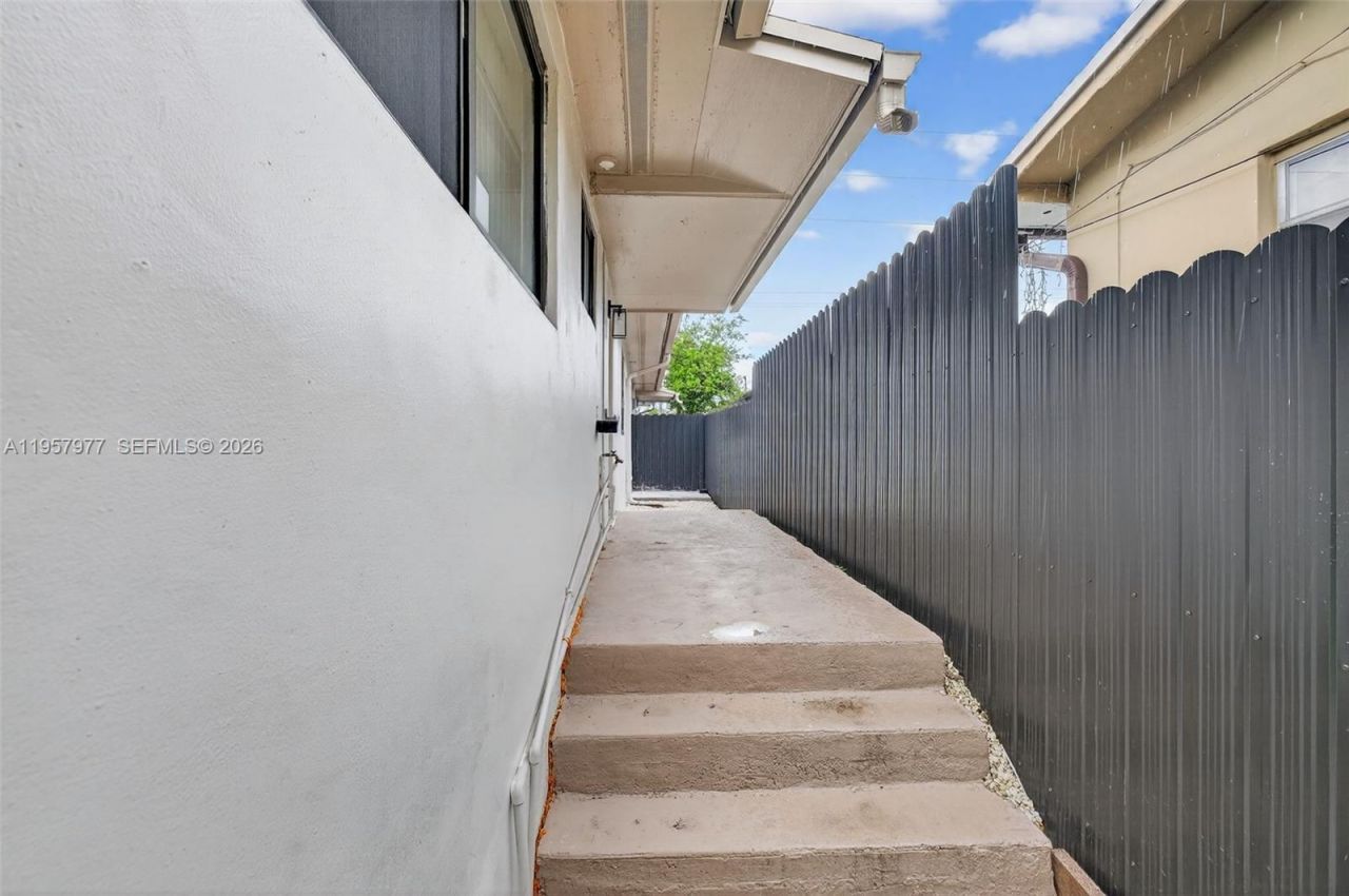 4727 NW 4th St, Unit 4727, Miami, FL 33126 Photo