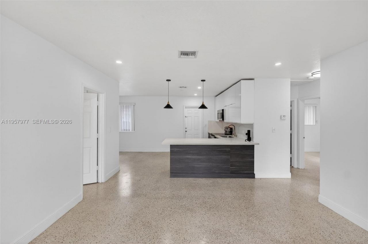 4727 NW 4th St, Unit 4727, Miami, FL 33126 Photo