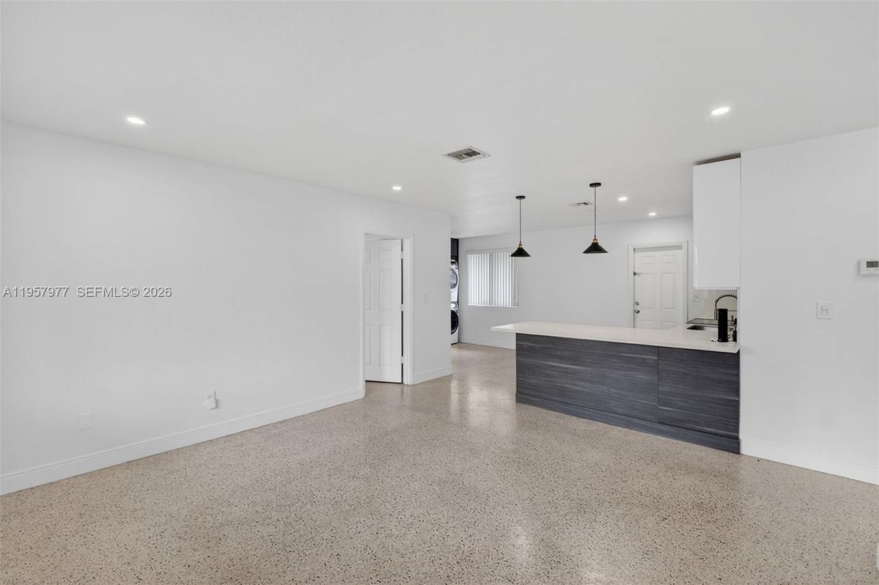 4727 NW 4th St, Unit 4727, Miami, FL 33126 Photo