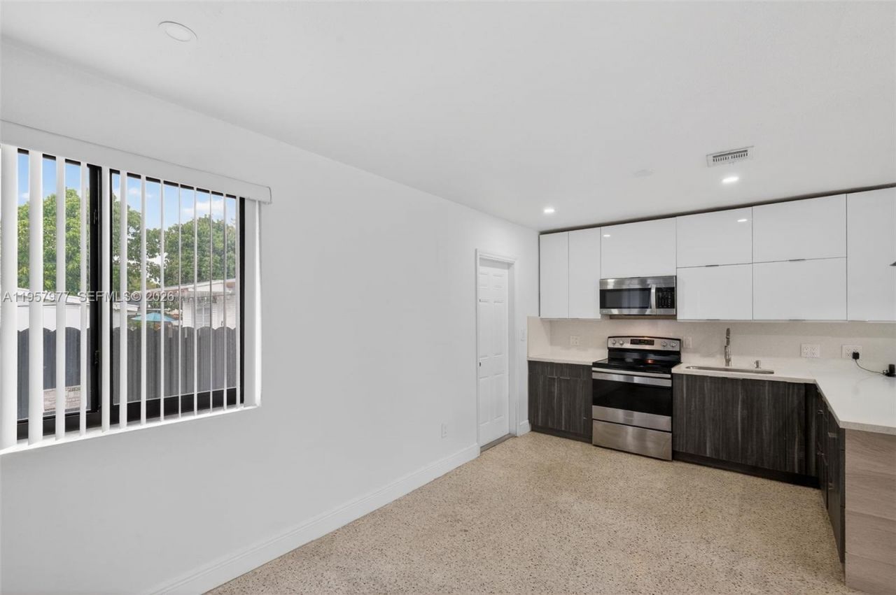 4727 NW 4th St, Unit 4727, Miami, FL 33126 Photo