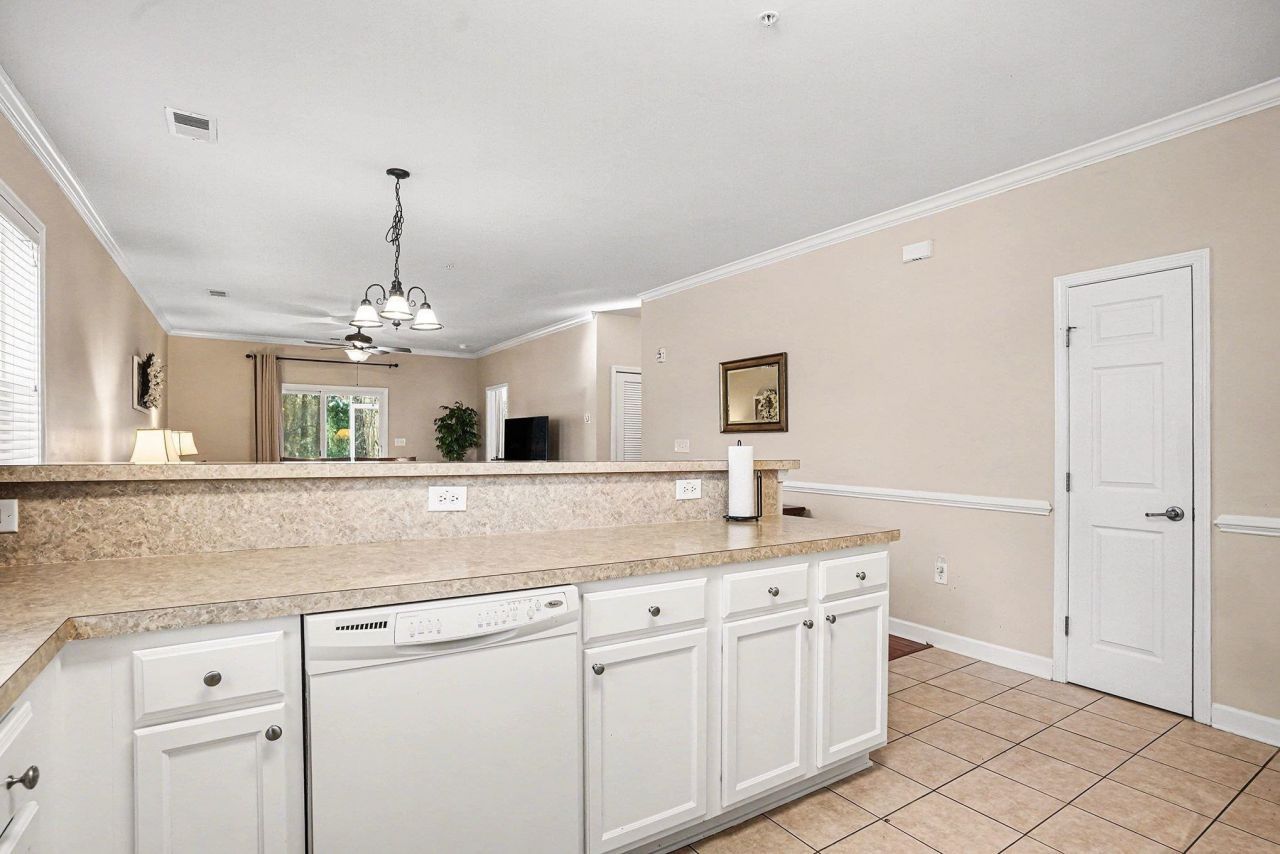 6253 Catalina Dr. Photo 8