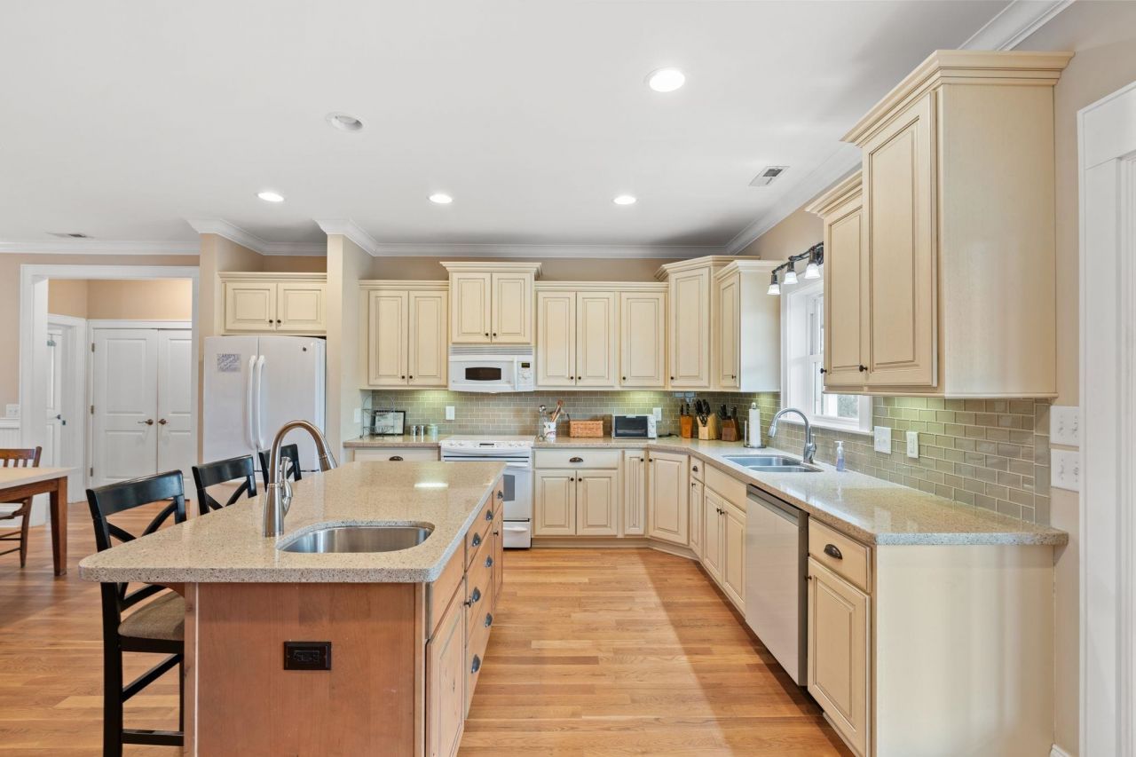 187 Myrtle Ave. Photo 24