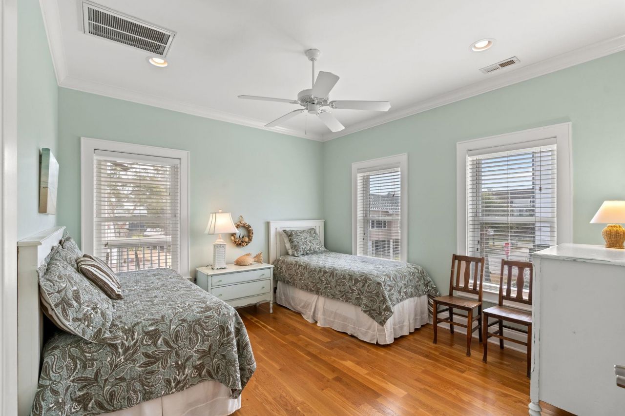 187 Myrtle Ave. Photo 32