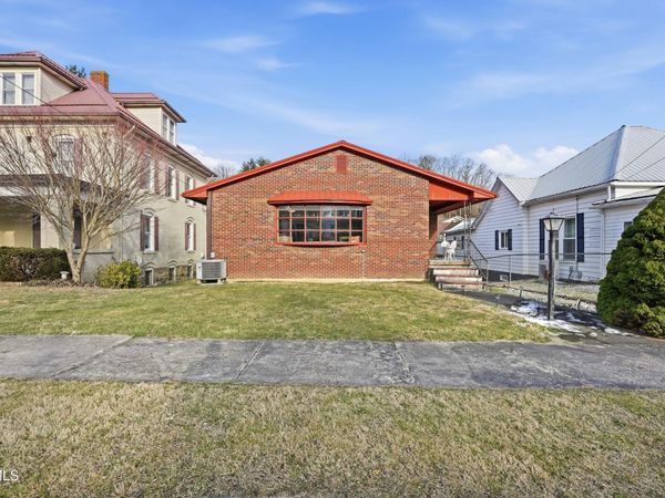 128 Northwest 10th Street, Norton, VA 24273