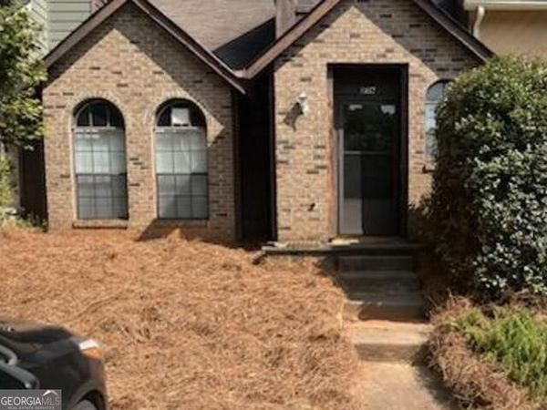 887 Brandy Oaks Lane, Stone Mountain, GA 30088