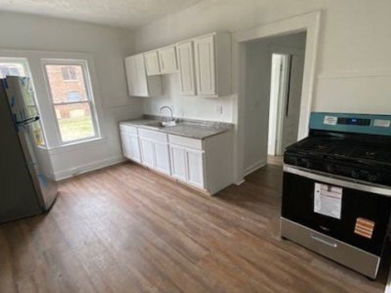 13517 Woodworth Road, Unit 2, Cleveland, OH 44112 Photo 6