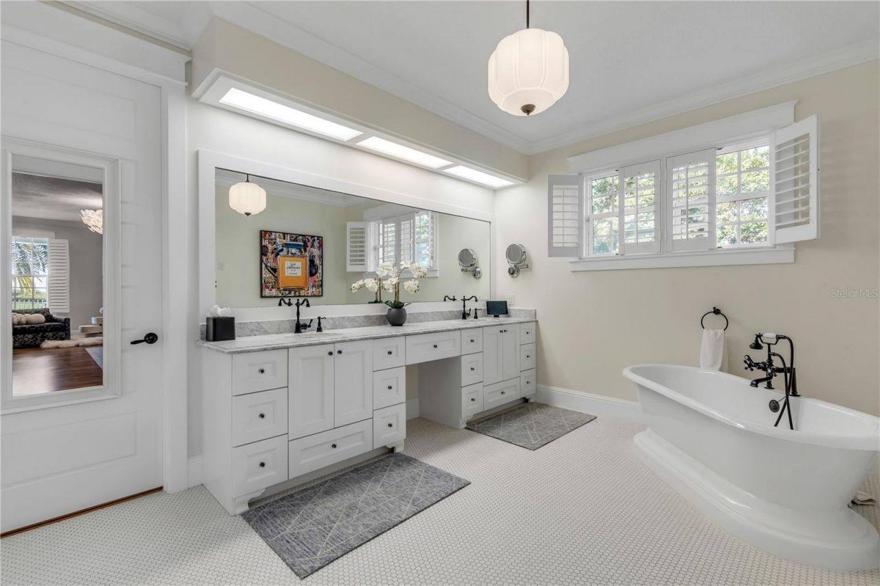 1212 S Riverside Drive, New Smyrna Beach, FL 32168 Photo