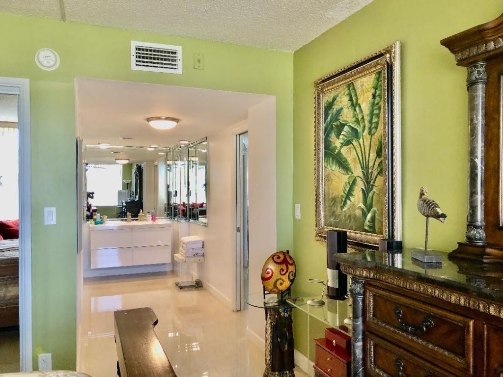 800 Cypress Grove Drive, Unit 204, Pompano Beach, FL 33069 Photo