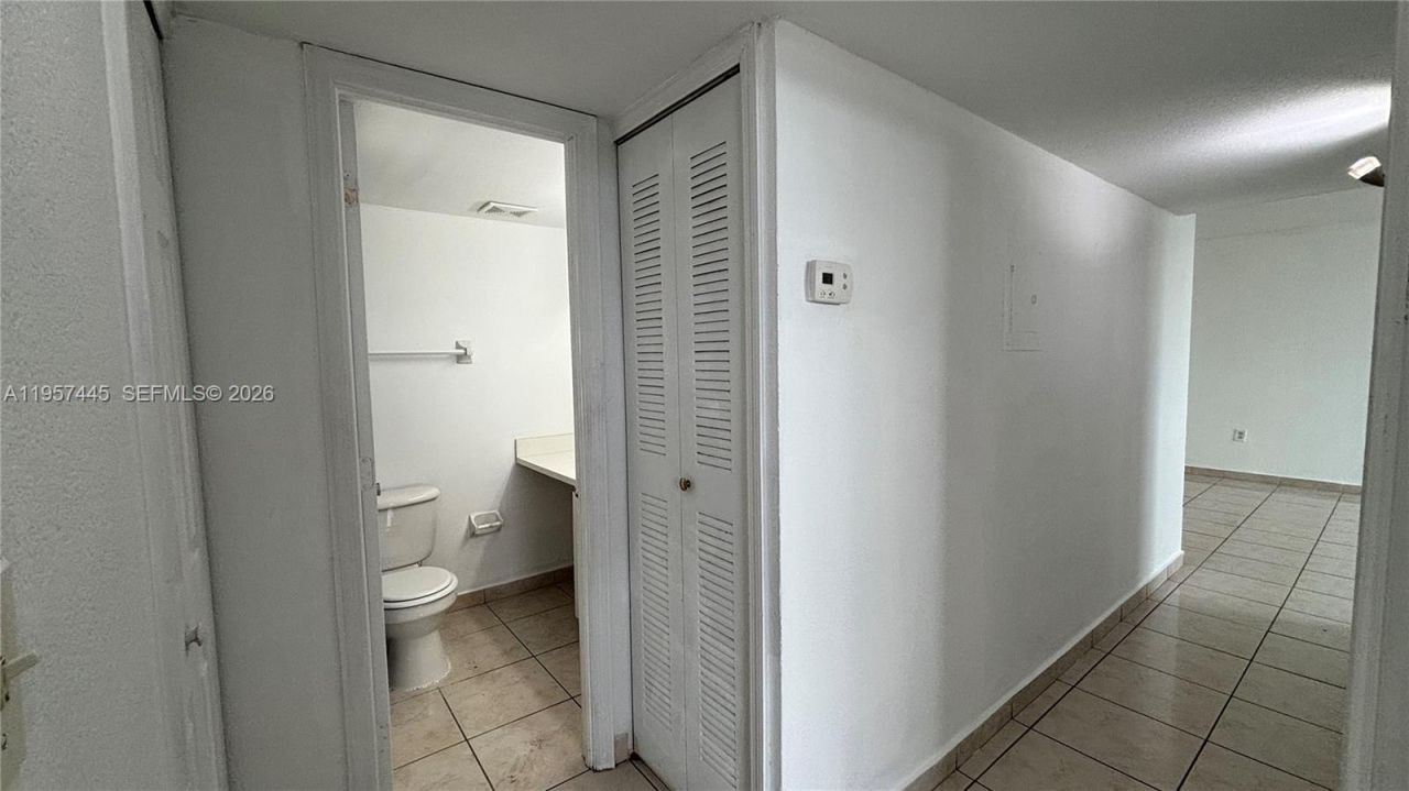 666 W 81st St , Unit 304, Hialeah, FL 33014 Photo