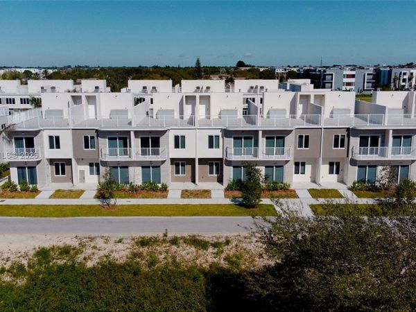 13828 SW 262nd St, Homestead, FL 33032