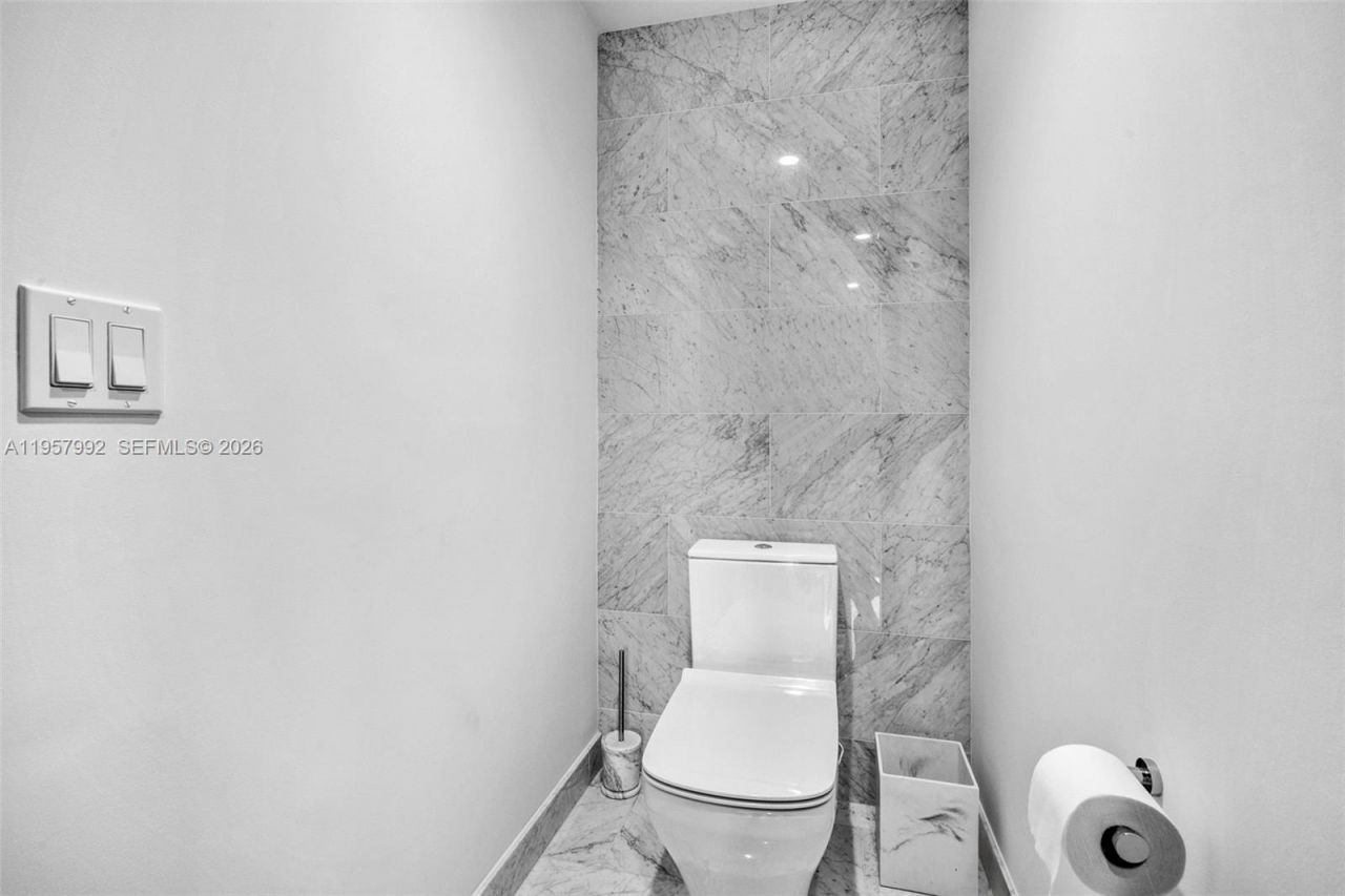 1000 Brickell Plz, Unit 3112, Miami, FL 33131 Photo