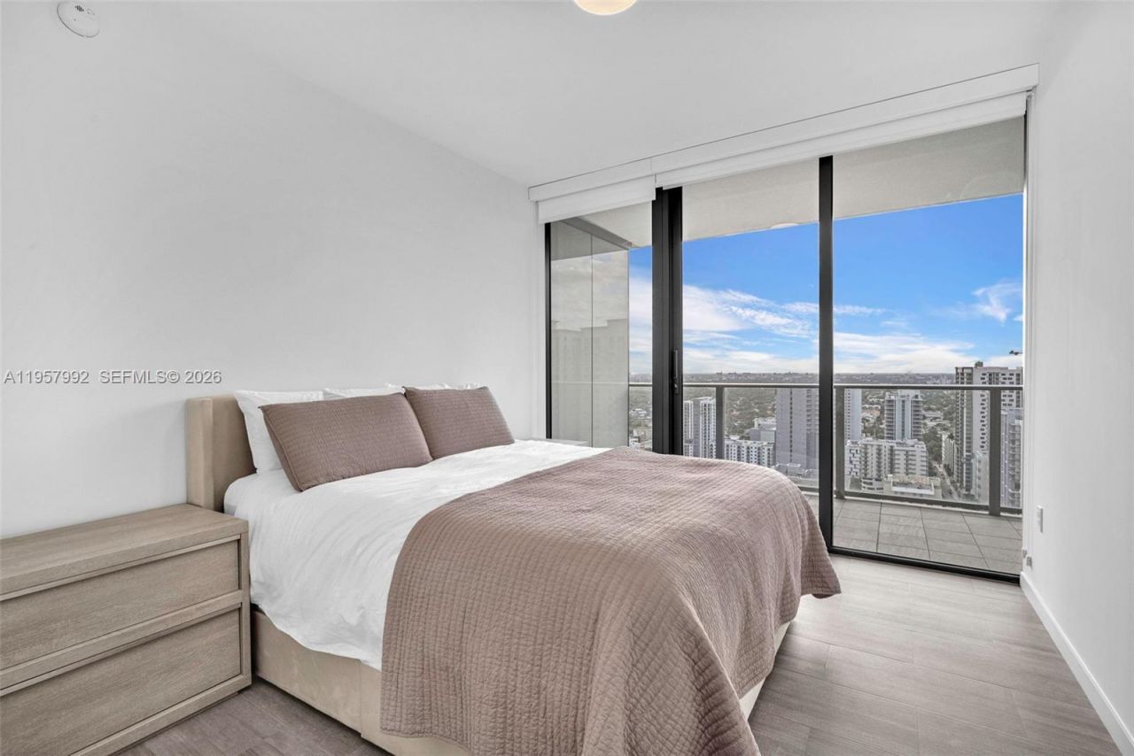 1000 Brickell Plz, Unit 3112, Miami, FL 33131 Photo