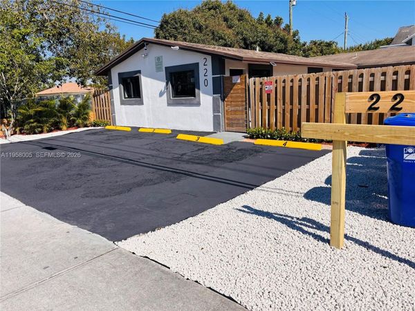 220 NW 27th Ave, Pompano Beach, FL 33069