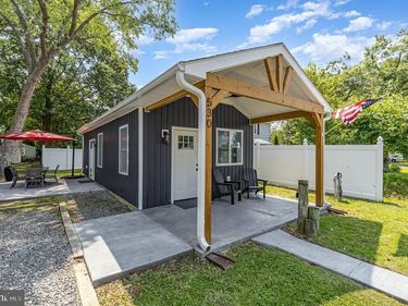 530 MONROE BAY AVENUE, COLONIAL BEACH, VA 22443