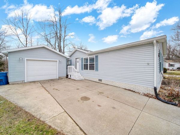 809 Missouri River Drive, Adrian, MI 49221