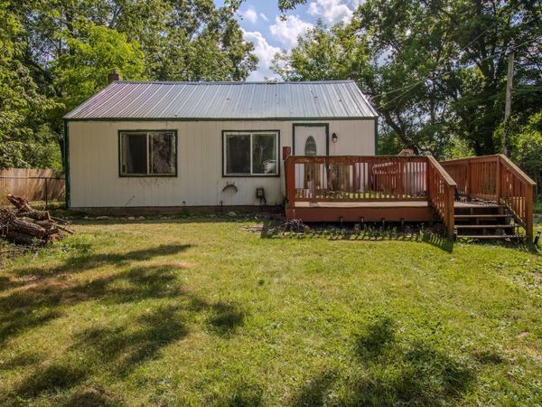 712 S Lagrave Street, Paw Paw, MI 49079