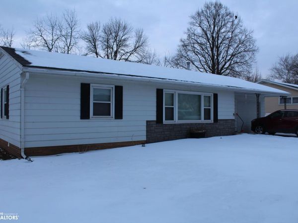 312 N Locust Street, Kanawha, IA 50447