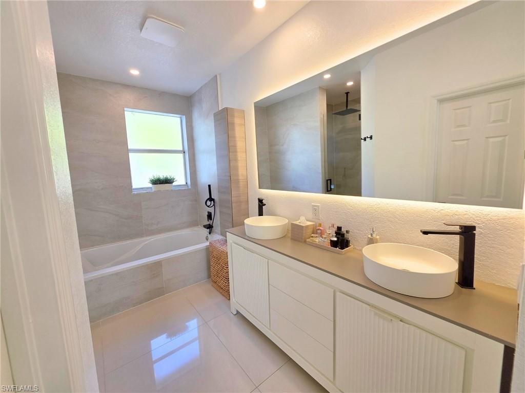 10820 NW 85th Ter, Miami, FL 33178 Photo