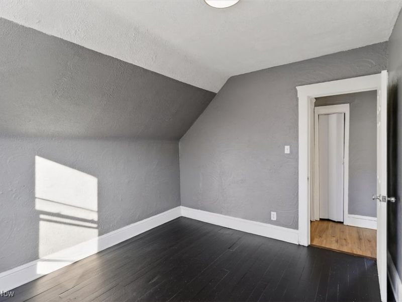 4002 Ardmore Avenue, Cleveland, OH 44109 Photo 28