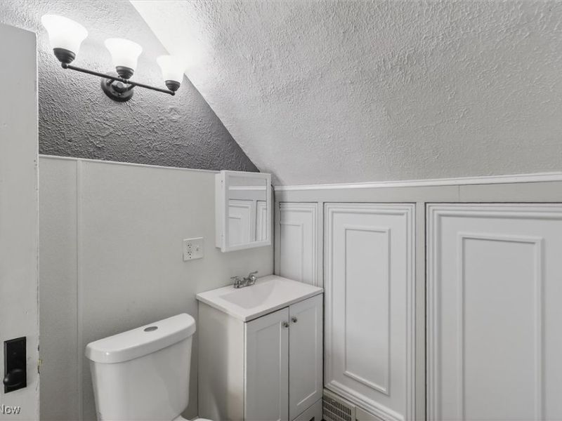 4002 Ardmore Avenue, Cleveland, OH 44109 Photo 36