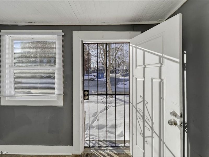 4002 Ardmore Avenue, Cleveland, OH 44109 Photo 5