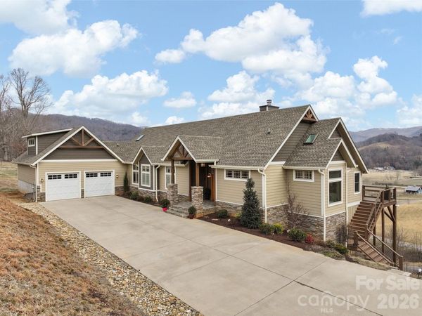 164 Flowing Hills Drive, Clyde, NC 28721