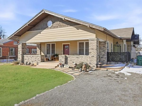 402 AVE I South, Chillicothe, TX 79225