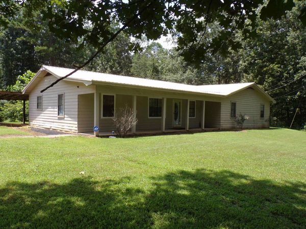 75 FRIENDS RD, Potts Camp, MS 38659