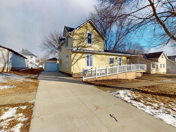 605 Cherokee St, Alta, IA 51002