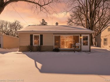 10111 Troy Street, Oak Park, MI 48237