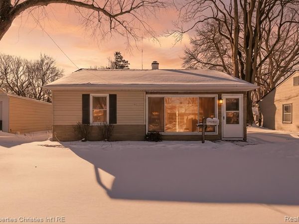 10111 Troy Street, Oak Park, MI 48237