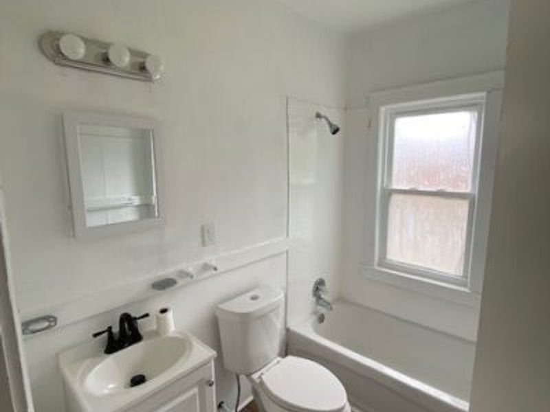 13517 Woodworth Road, Unit 1, Cleveland, OH 44112 Photo 14