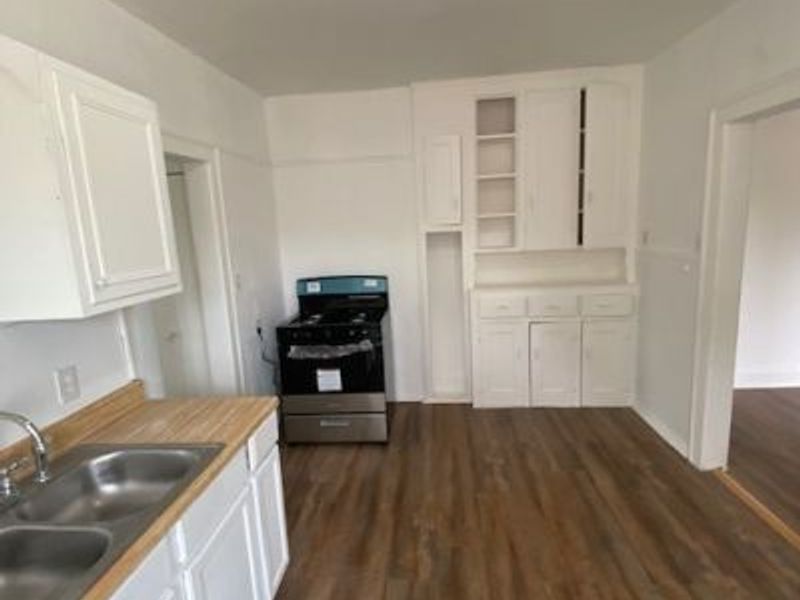 13517 Woodworth Road, Unit 1, Cleveland, OH 44112 Photo 9
