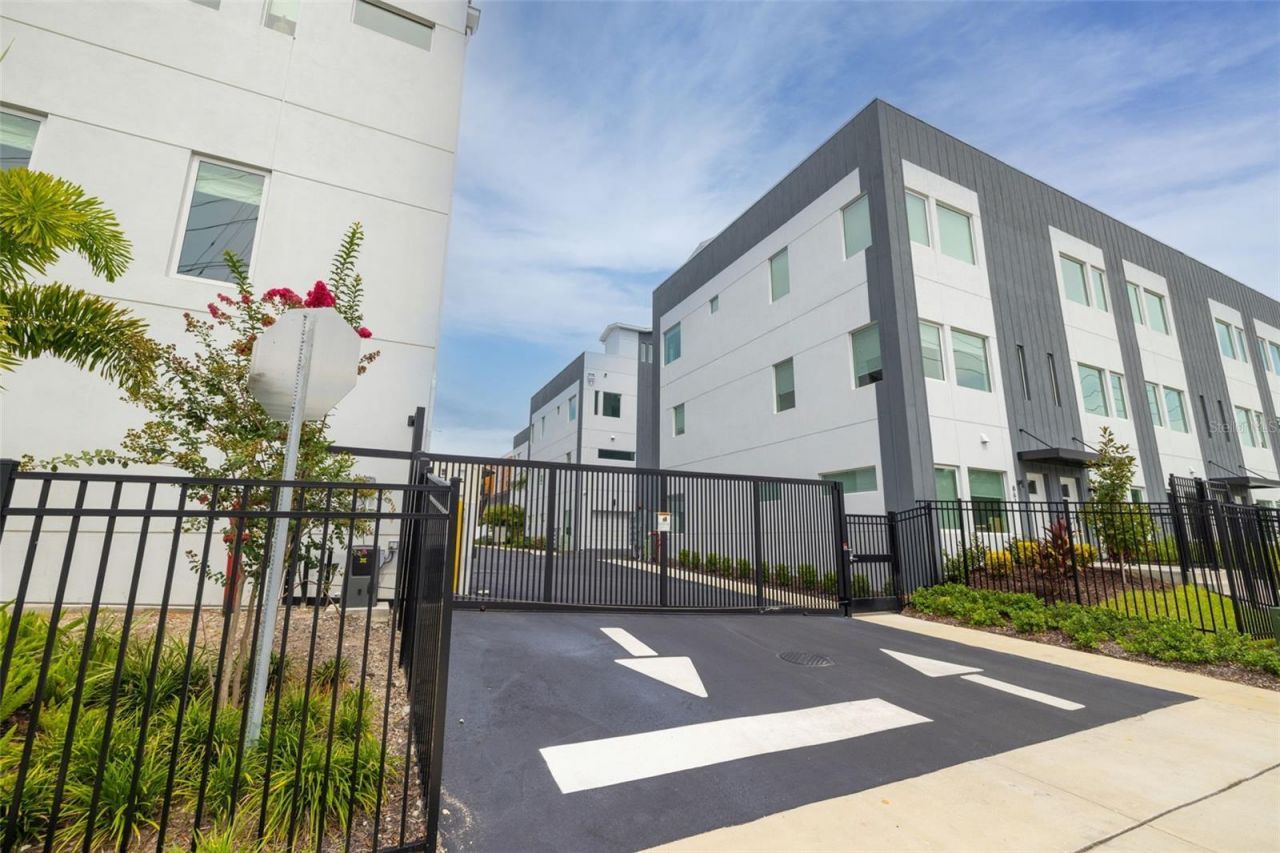 865 S 6 Avenue S, Unit 17, Saint Petersburg, FL 33701 Photo