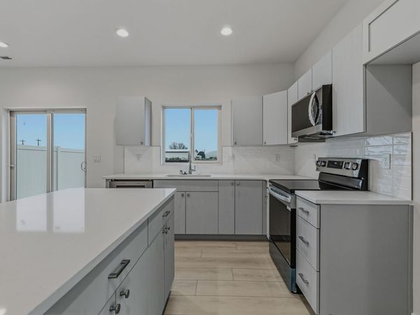 7536 Grapevine Ct, West Richland, WA 99353