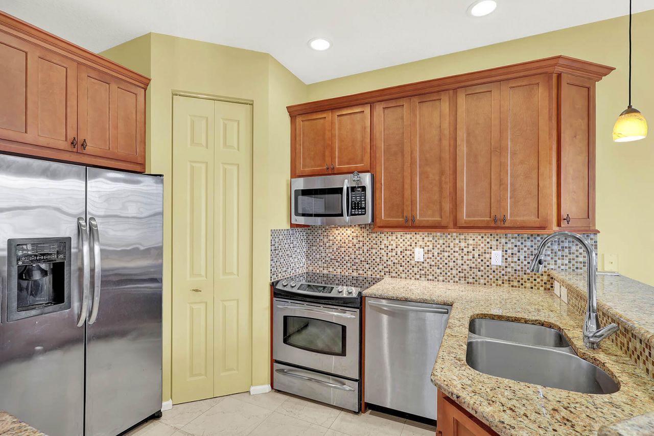 1002 Mariner Bay Boulevard, Unit 1002, Fort Pierce, FL 34949 Photo