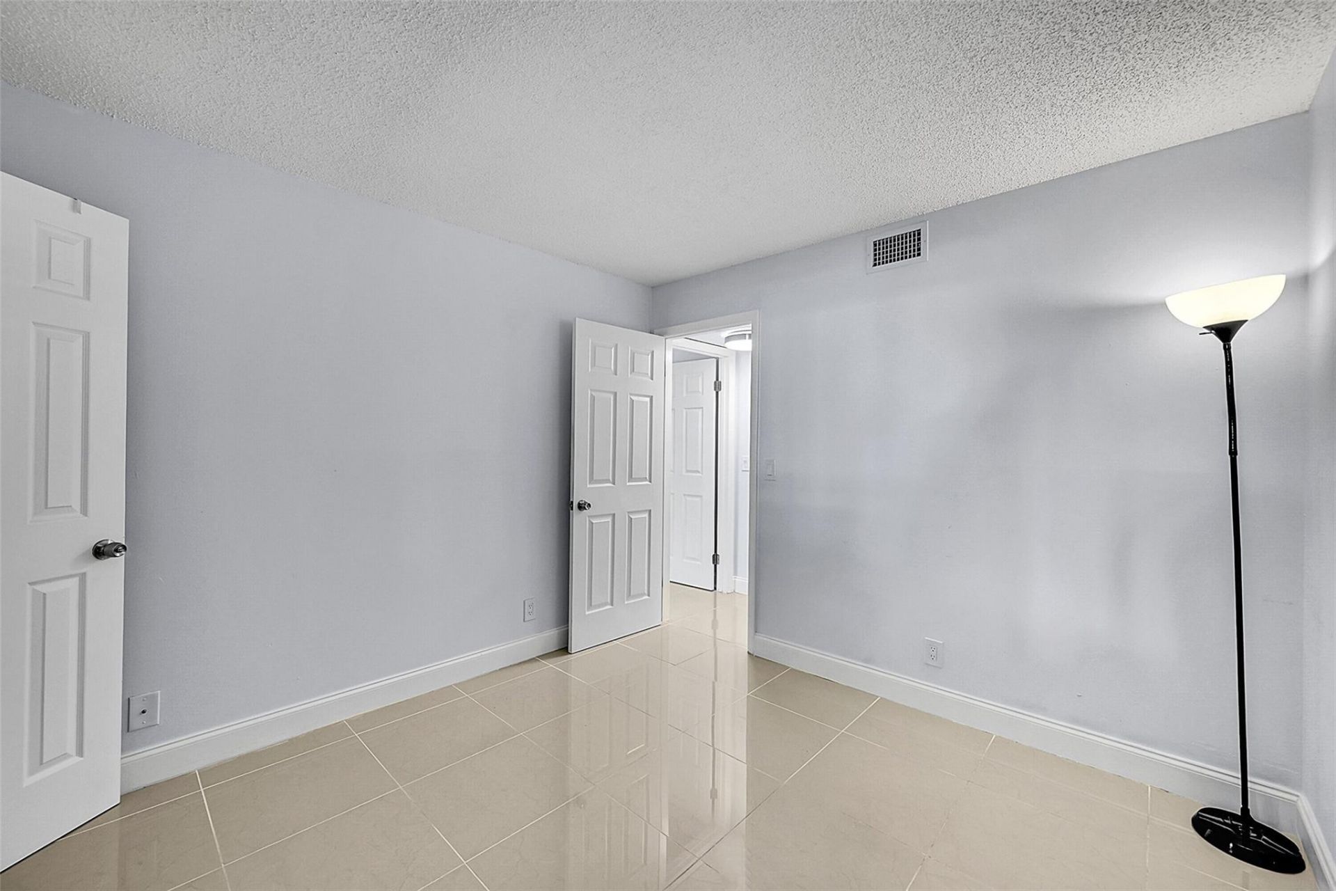 10001 W Atlantic Boulevard, Unit 221, Coral Springs, FL 33071 Photo