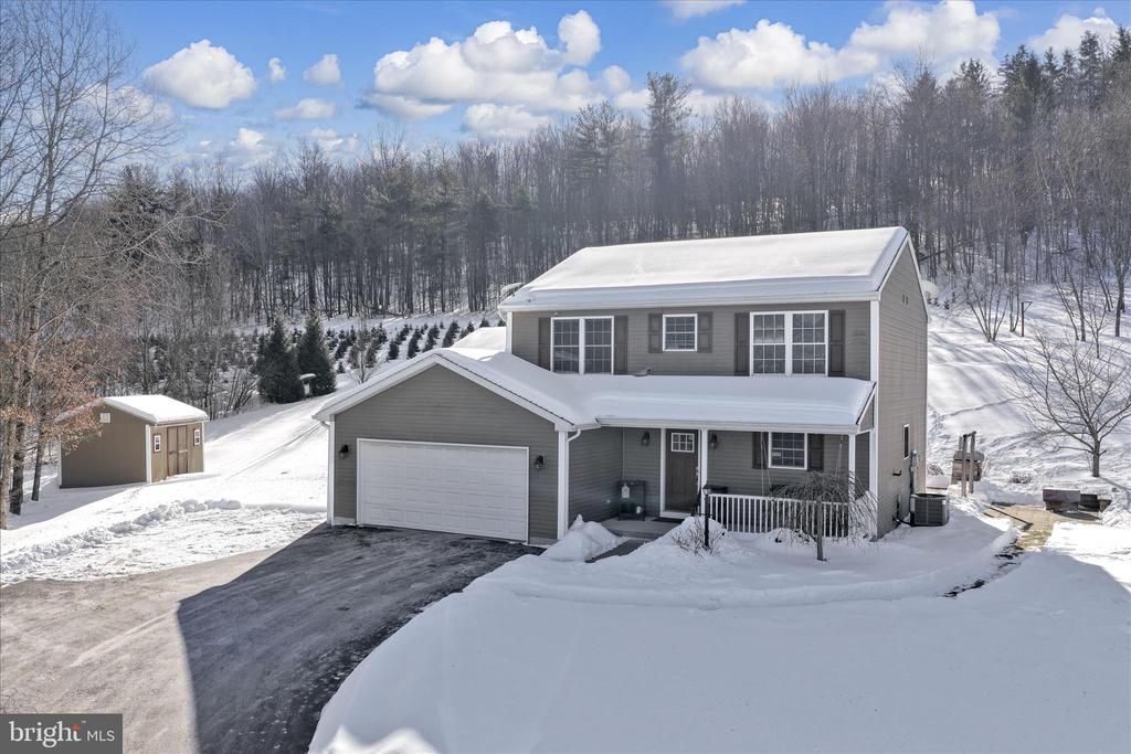 72 EVERGREEN DRIVE, NEW RINGGOLD, PA 17960