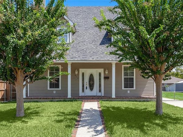 813 N WOODLAWN Drive, Metairie, LA 70001