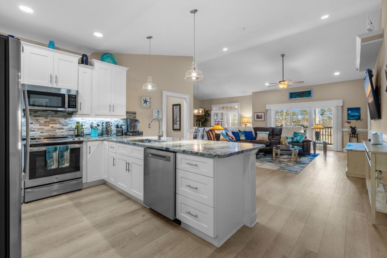 1012 Ray Costin Way Photo 4