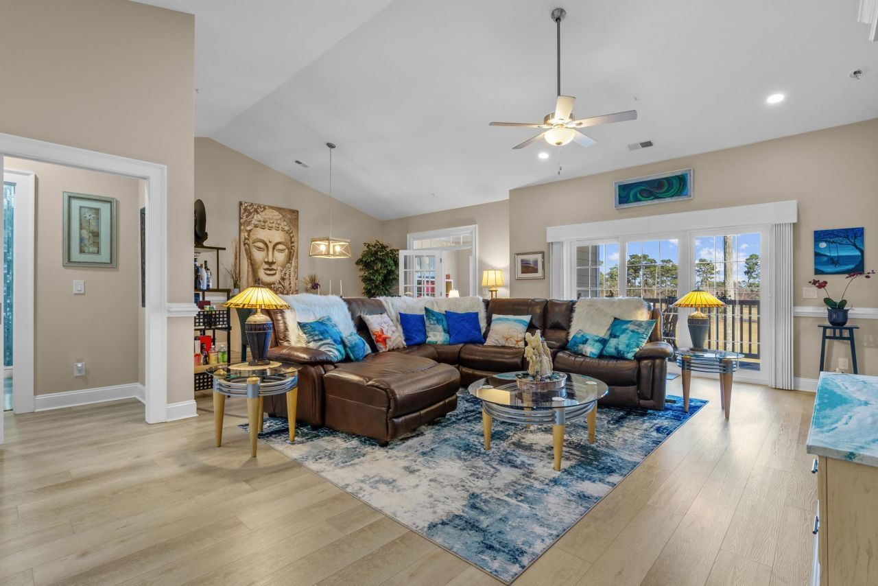 1012 Ray Costin Way Photo 5