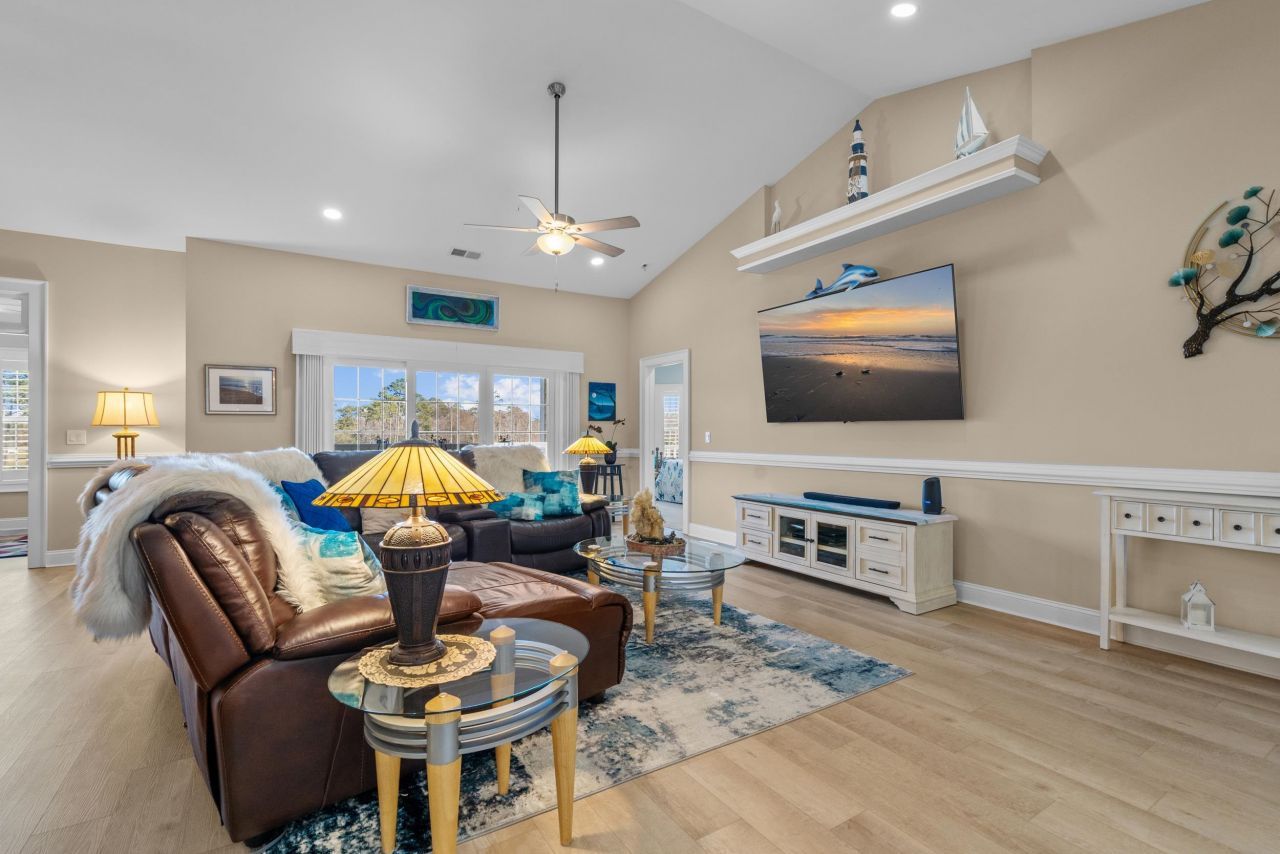 1012 Ray Costin Way Photo 7