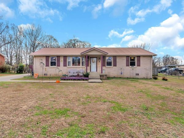 6810 Longview Dr, Murfreesboro, TN 37129